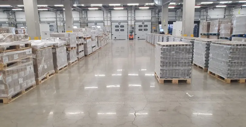 Renowacja podłogi betonowej w centrum logistycznym