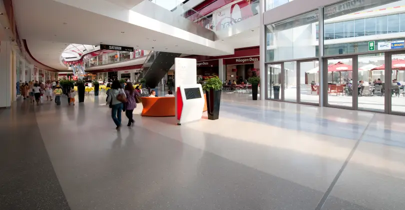 Lastryko epoksydowe w galerii handlowej Mediacite