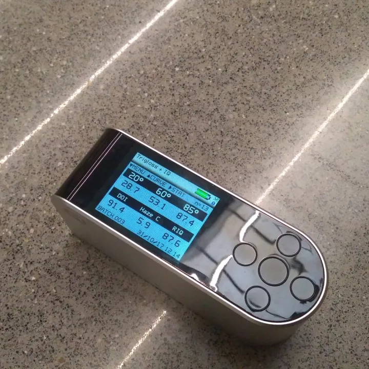 pomiar połysku na betonie DST