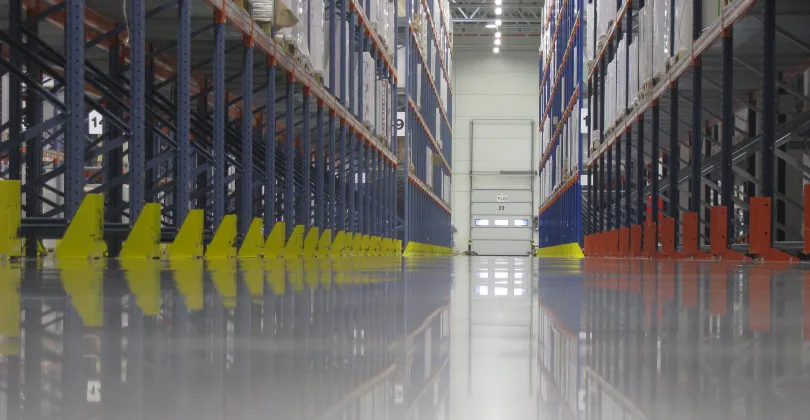 Repair of a dusty concrete floor covering 30,000 m² (Warehouse near Warsaw)